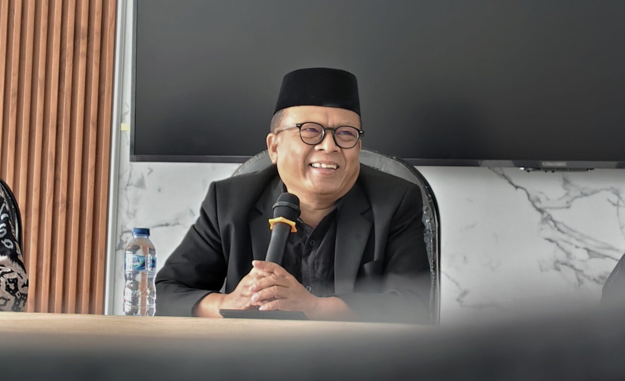 Kepala Kankemenag Kabupaten Pangandaran sebelumnya, Dr. H. Yayan Herdiana, M.Ag., saat menyampaikan pesan kepada jajaran sebelum menjalankan tugas barunya di Kabupaten Ciamis.