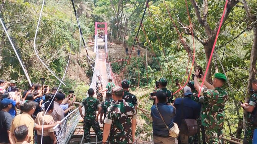 Kondisi Jembatan Pongpet di Desa Margacinta, Kecamatan Cijulang, Kabupaten Pangandaran, saat dilakukan peninjauan dan evaluasi, Senin (14/9/2026). Foto : Agit/ Inakor